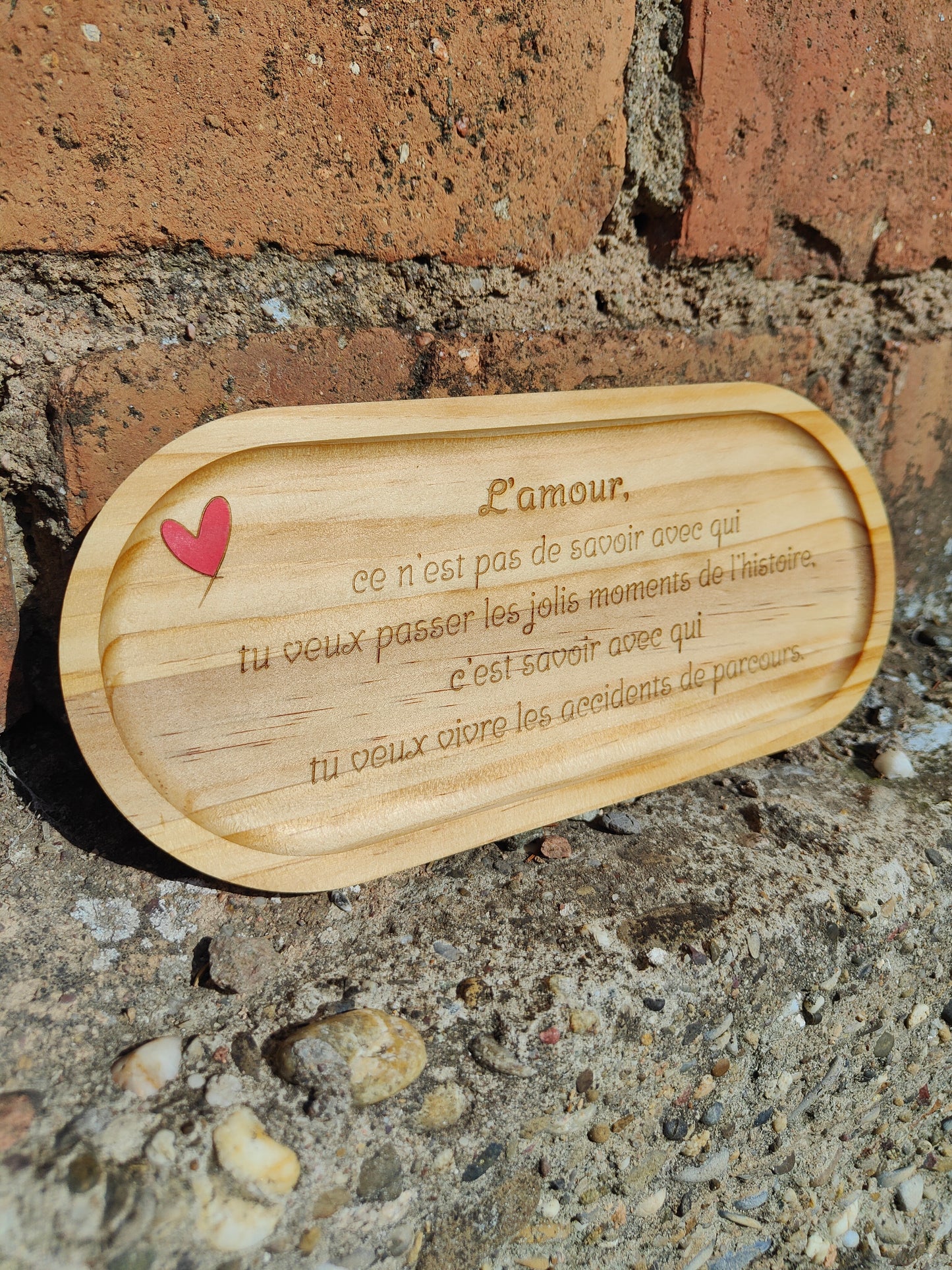 Coupelle ovale en bois gravée