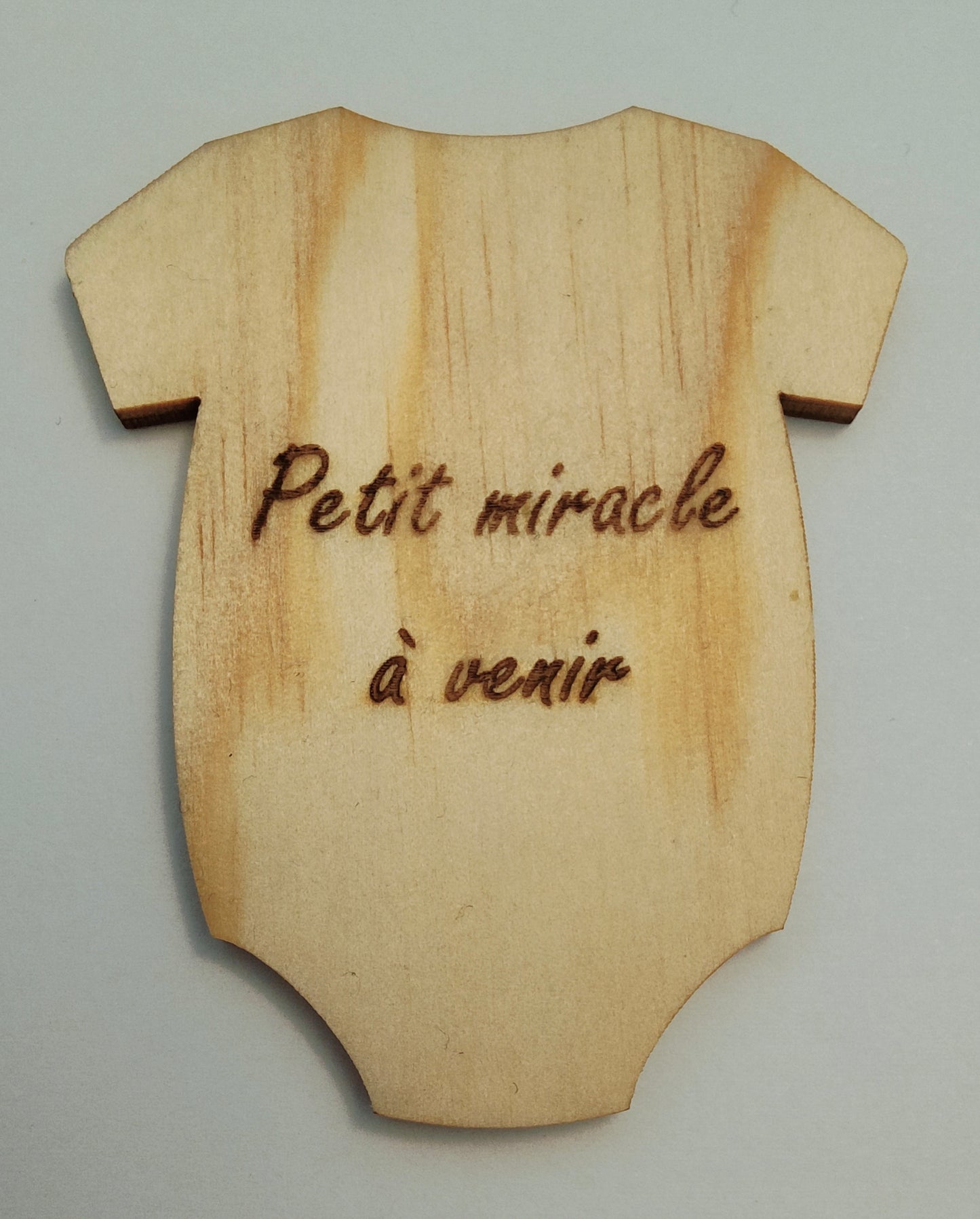 Annonce grossesse - body en bois - Petit miracle à venir