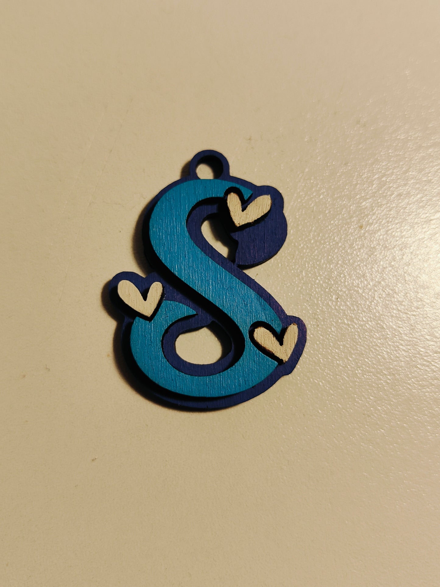 Porte-clés en bois - lettre de l'alphabet