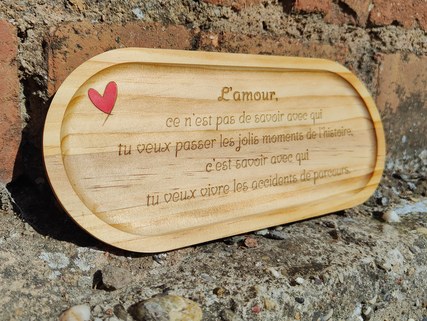 Coupelle ovale en bois gravée